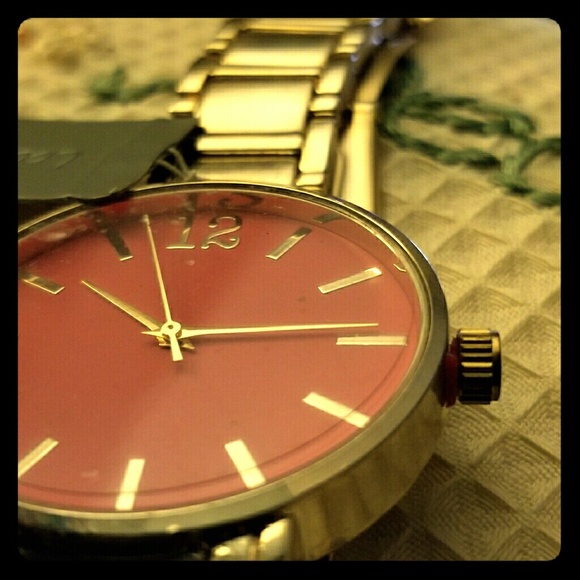 Watch - Picture 1 of 3